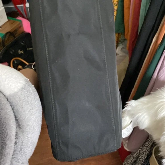 Prada - Picture 7 of 11